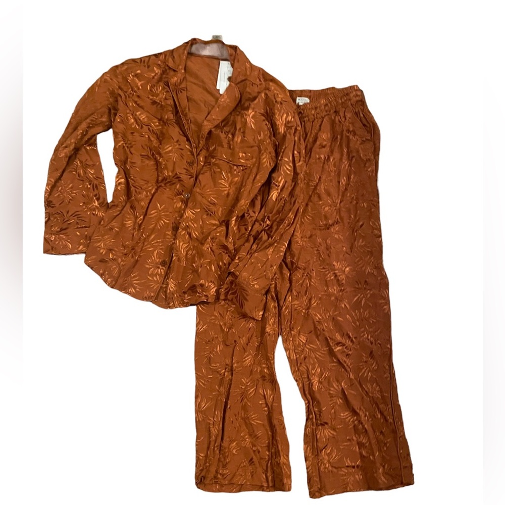 Silk like Jacquard Floral pajama set by l*Space. Fits great. Wear day/night